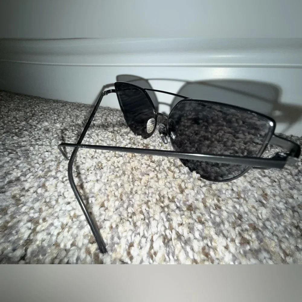 Black cat eye sunglasses - Picture 4 of 4